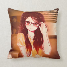 Kissenmädchen in ihrem lässigen Schlafzimmer