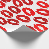 kisses lips lipstick print valentines day pattern geschenkpapier (Ecke)