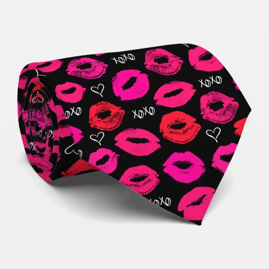 Kisses XOXO Rot und Rosa Neck Tie Krawatte (Gerollt)