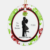 Kissing Couple First Christmas Zierwerk Keramikornament (Links)