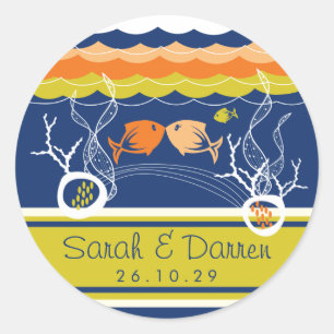 Kissing Fish Corals Beach Whimsical Niedlich Weddi Runder Aufkleber