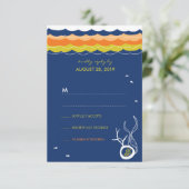Kissing Fish Corals Beach Whimsical Wedding RSVP Karte (Stehend Vorderseite)