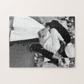 Kissing On VJ Day World War Puzzle (Horizontal)