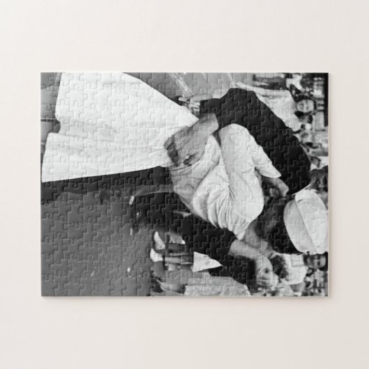 Kissing On VJ Day World War Puzzle (Horizontal)
