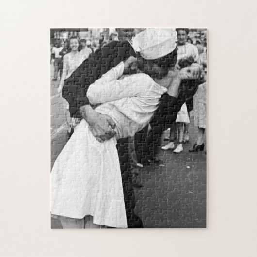 Kissing On VJ Day World War Puzzle (Vertikal)