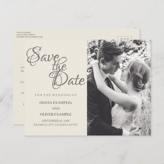 Kissing Wedding Couple in Monochrome Ankündigungspostkarte (Vorne/Hinten)