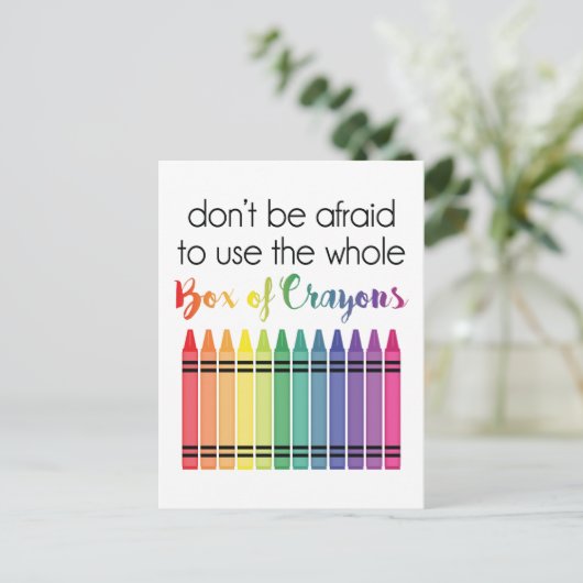 Kiste Crayons Postkarte (Stehend Vorderseite)