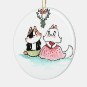 Kit und Angora unter dem Mistleton Keramik Ornament (Links)