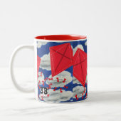 Kites und Klouds Zweifarbige Tasse (Links)