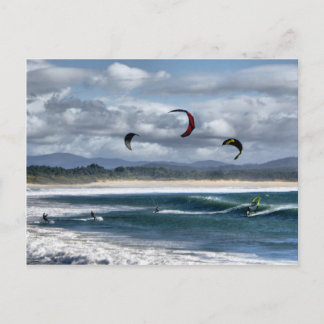 Kitesurfen am Strand Postkarte