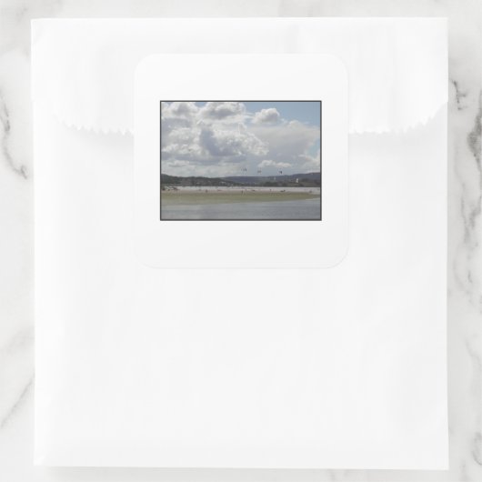 Kitesurfen. Quadratischer Aufkleber (Tasche)