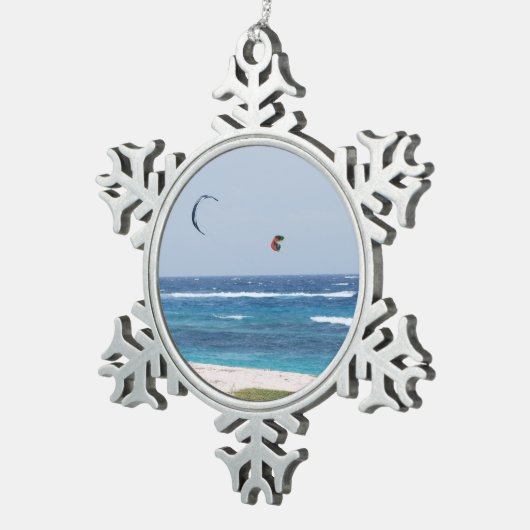 Kitesurfing Schneeflocken Zinn-Ornament (Rechts)