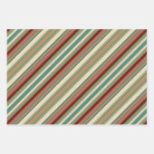 Kitschy Santa and Ornaments Complimentary Stripes Geschenkpapier Set (Vorderseite)