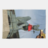 Kitsune キ ネ (Fox) mit Key in Mouth Geschirrtuch (Horizontal)