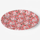 Kitsune Masken und blühende Kamelie auf rosa Pappteller (Schrägansicht)