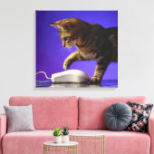 Kitten mit Computermaus Leinwanddruck (Insitu (Wohnzimmer))
