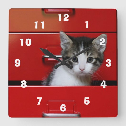 Kitten Peeking Quadratische Wanduhr (Vorderseite)