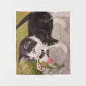 Kitten Playing mit rosa Blume Wandteppich (Vorderseite)