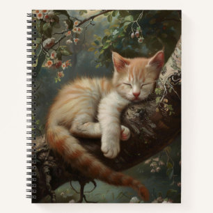 Kitten Schlafen in einer Vintagen Baumspirale Notizblock