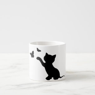 KITTEN SPIELEN MIT SCHALTFLÄCHEN ESPRESSOTASSE