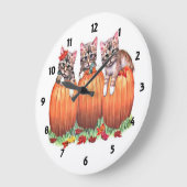 Kittens on Pumpkins Wall Clock Große Wanduhr (Winkel)