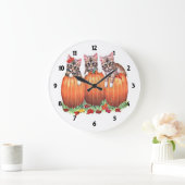 Kittens on Pumpkins Wall Clock Große Wanduhr (Zuhause)