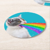 Kitts Spits Up Rainbow Runder Pappuntersetzer (Angewinkelt)