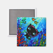 Kitty Bobbin schwimmt mit dem Fish Cat Magnet (Vorderseite/Rückseite)