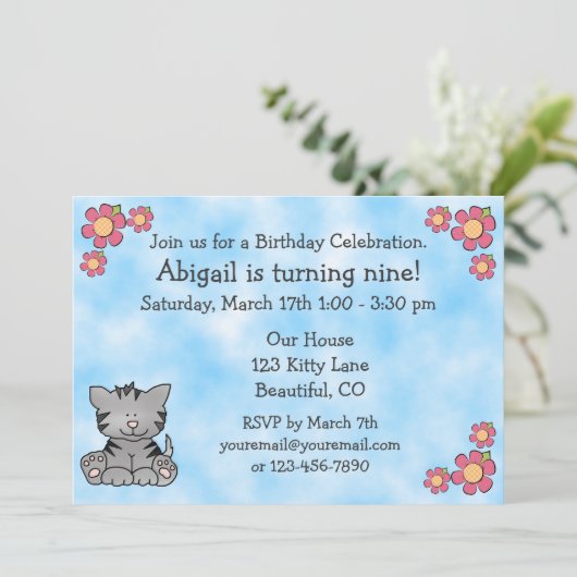 Kitty Cat Birthday Einladung (Stehend Vorderseite)