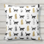 Kitty Cats in Gold und Schwarz-Weiß-Marmor Kissen Für Draußen<br><div class="desc">Dieses coole und schicke Imitat mit Goldbedruckung und gemusterten Kätzchen aus schwarzem und weißem Marmor ist perfekt für den trendigen und stilvollen Tierfreund. Sein moderner und niedlicher Druck ist für viele Geschenke und Anlässe ideal. Genießen Sie dieses zeitgenössische und modische Design für Ihren nächsten Kauf, für Ihre Freunde, Ihre Familie...</div>