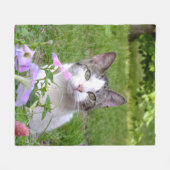 Kitty in den Blume Fleecedecke (Vorderseite (Horizontal))