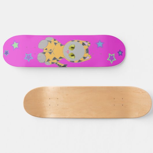 Kitty in Tiger Anzug Skateboard 2 (Horizontal)
