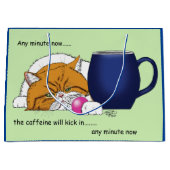 Kitty NEEDS Caffeine Große Geschenktüte (Vorderseite)