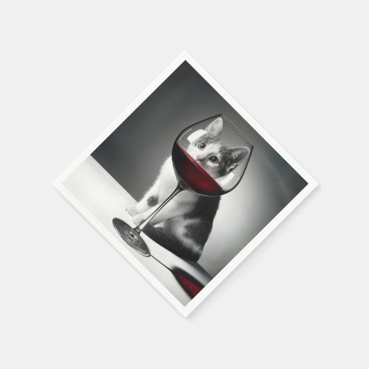 Kitty Peeking Through a Wine Glass Serviette (Ecke)