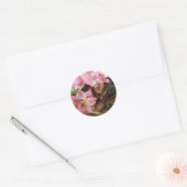 Kitty riechend Blume Aufkleber (Umschlag)