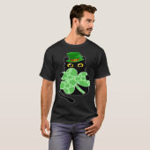 Kitty Schwarze Katze mit Kleeblatt St. Patricks Da T-Shirt (Vorne ganz)