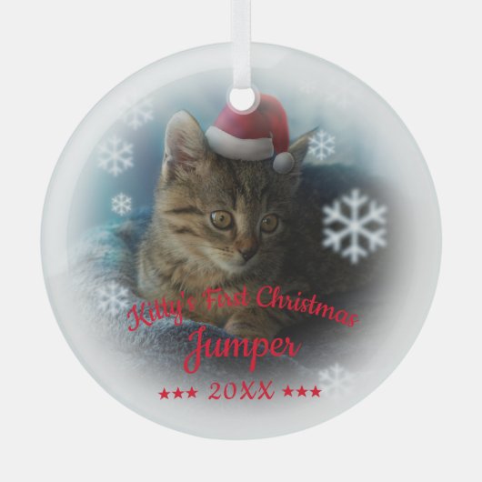Kitty's erste Weihnachten | Name der Katze Snowfla Ornament Aus Glas (Vorderseite)