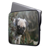 Kitz-Mops-WelpeHeadshot Laptopschutzhülle (Vorderseite Links)