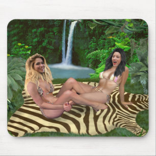 KITZELNDE FRAUEN IM RINGKAMPF MOUSEPAD