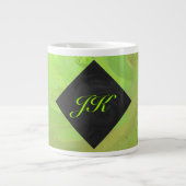 Kiwi Bash Green und Black Monogram Jumbo-Tasse (Vorderseite)