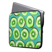 Kiwi-Scheiben auf Türkis Laptopschutzhülle (Vorderseite Links)