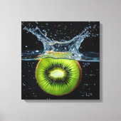 Kiwi Slice Splashing in Wasser Leinwanddruck (Vorderseite)