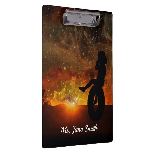 Klappe "Kind in Reifenschwung" Klemmbrett (Rechts)