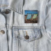 Klappstühle, die das Meer betrachten Button (Beispiel)
