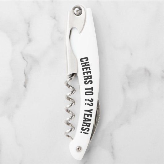 Klappverschluss aus Korbwein, Flaschenöffner für z Kellnermesser (Vorderseite)