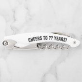 Klappverschluss aus Korbwein, Flaschenöffner für z Kellnermesser (Vorderseite)