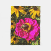 Klare Blumen mit Biene Fleecedecke (Vorderseite)