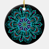 Klare geometrische NeonMandala auf schwarzem Keramik Ornament (Hinten)