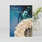 Klare Kirchen-Türen, die Einladung Wedding sind (Stehend Vorderseite)