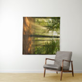 Klare Lichtstrahlen, die durch den Wald strahlen Wandteppich (Beispiel (Horizontal))